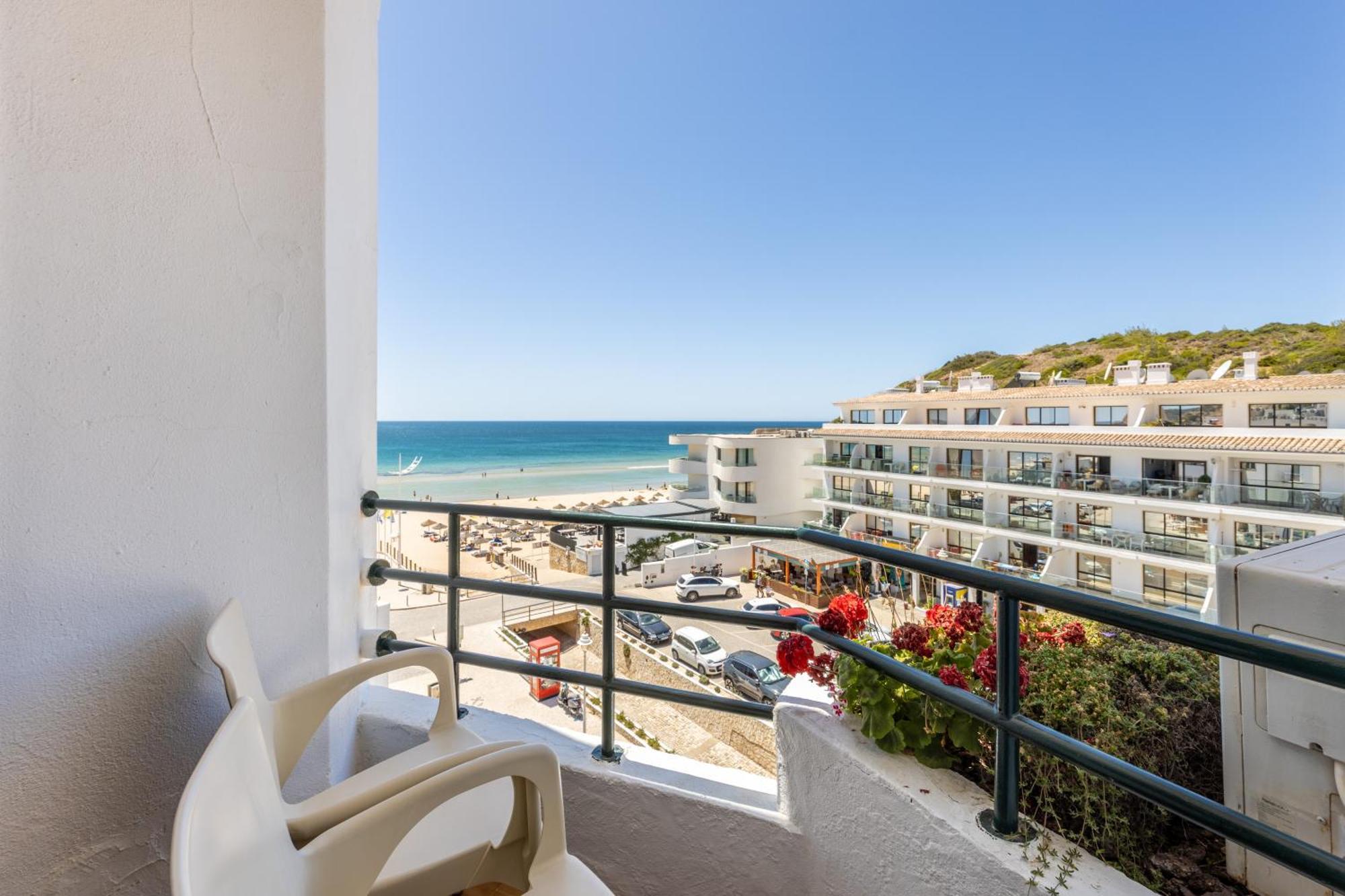 Hotel Residencial Salema Exterior photo